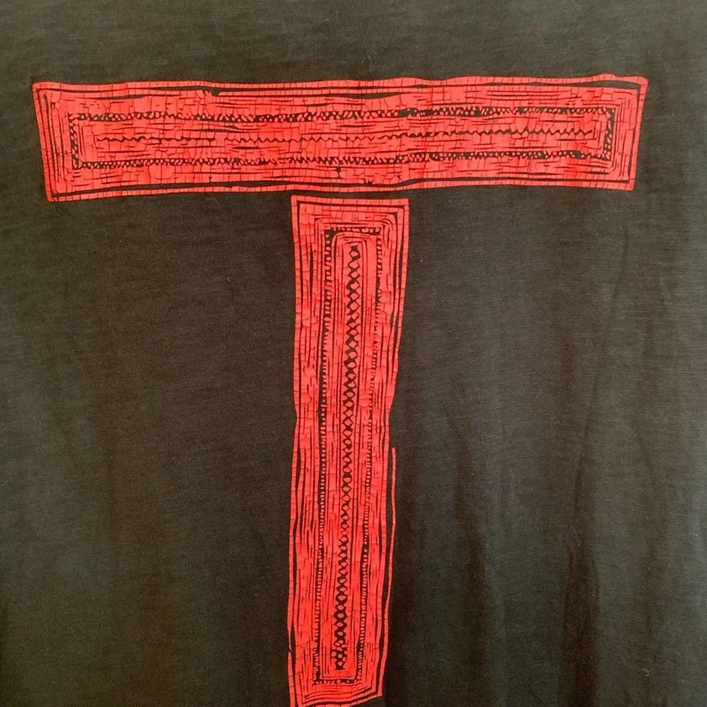 True Religion Distressed Graphic Black Tee L